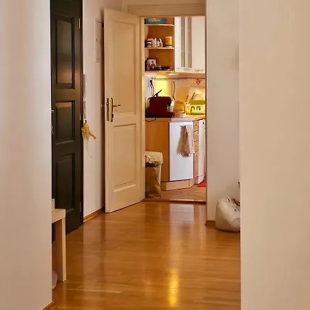 Laxmi Happy Home In Historical Praga Esterno foto