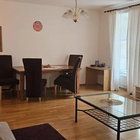 Laxmi Happy Home In Historical Praga Esterno foto